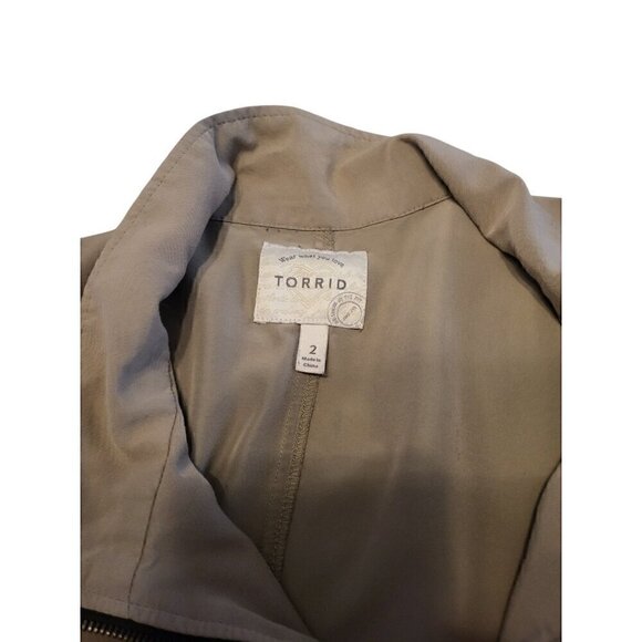 Torrid Duster Jacket. Very thin material. Torrid Size 2 - Picture 4 of 5